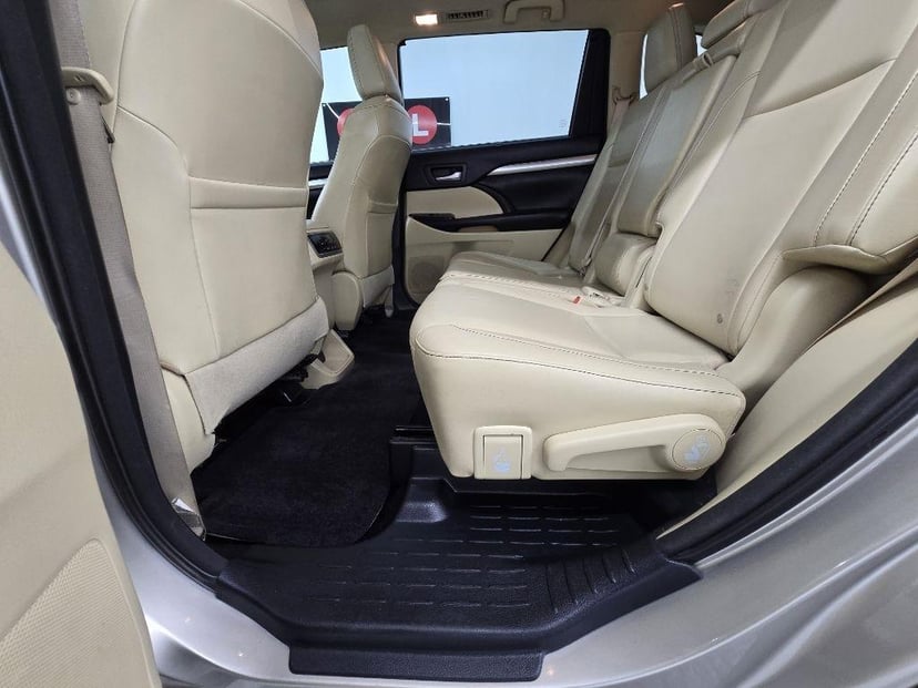 2015 TOYOTA Highlander - Image 15