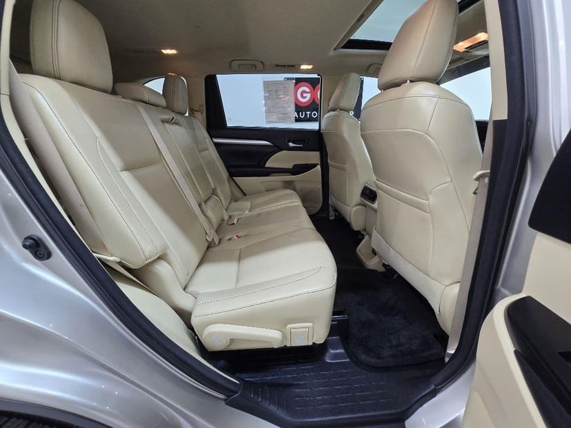 2015 TOYOTA Highlander - Image 18