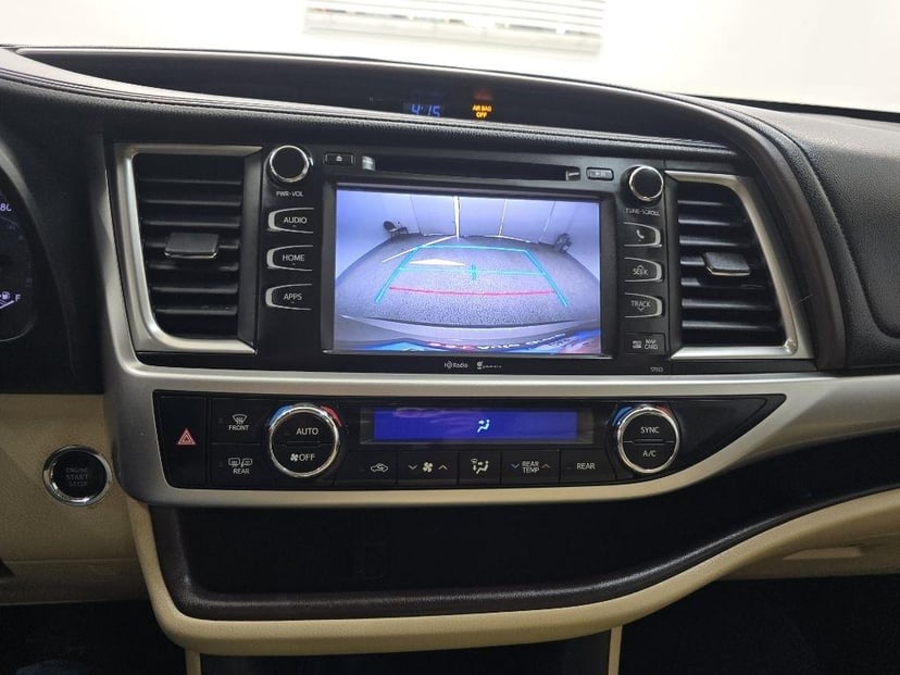 2015 TOYOTA Highlander - Image 25