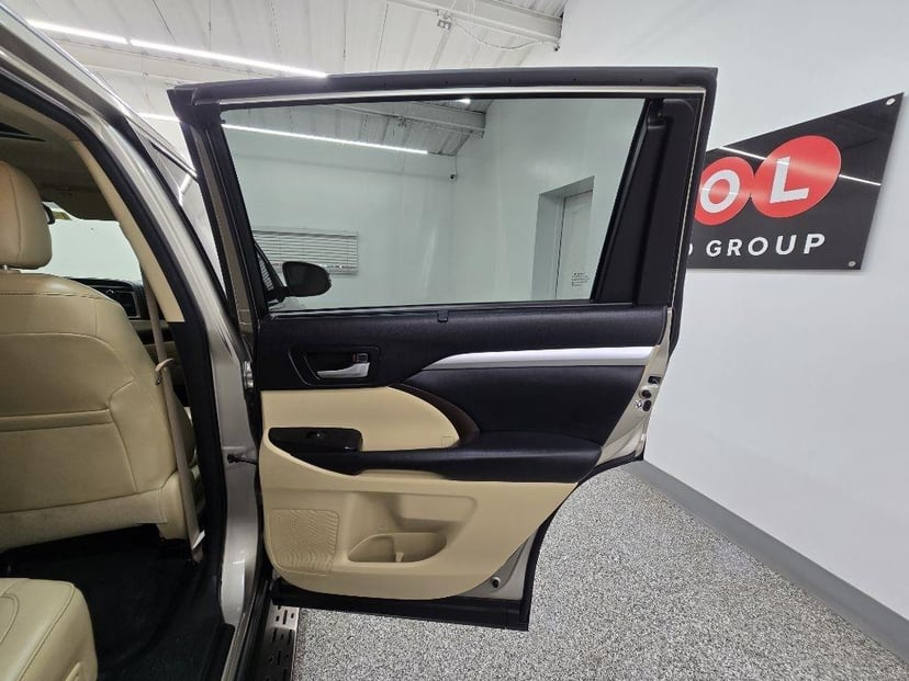 2015 TOYOTA Highlander - Image 29