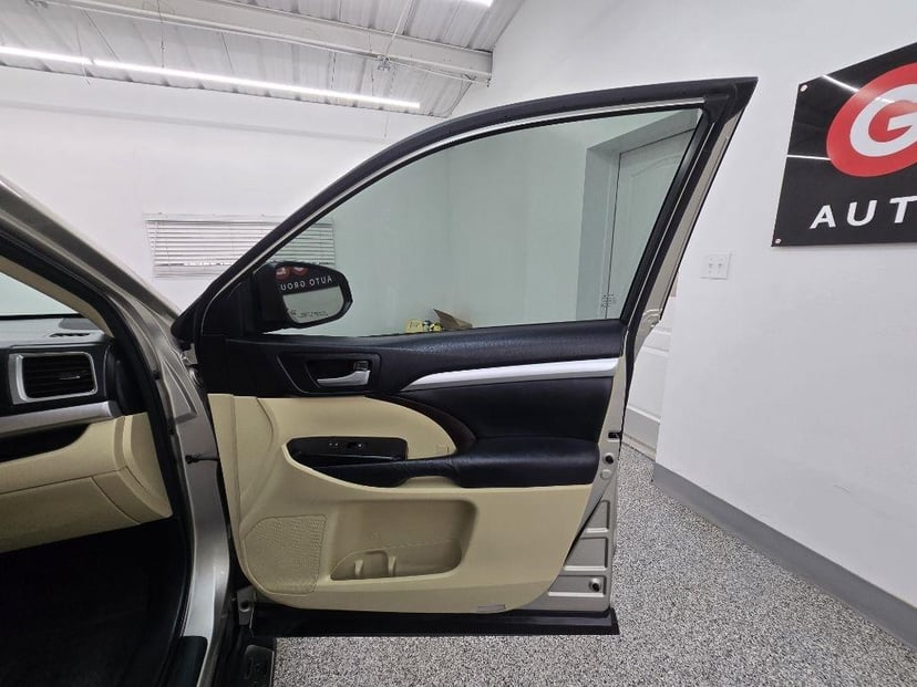 2015 TOYOTA Highlander - Image 30