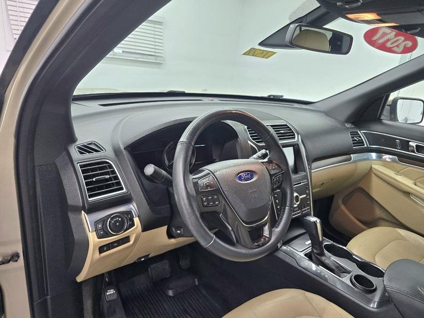 2017 FORD Explorer - Image 10