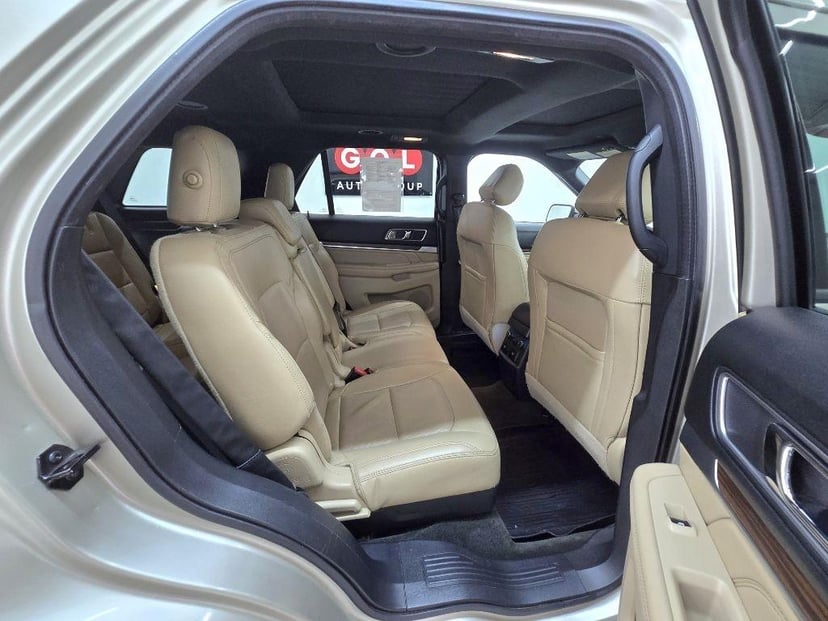 2017 FORD Explorer - Image 19