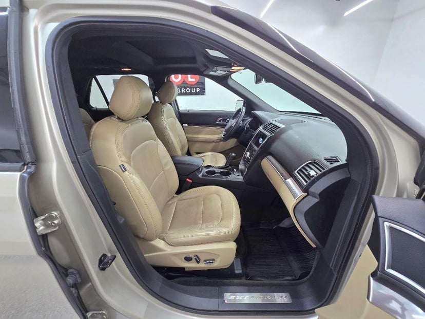 2017 FORD Explorer - Image 21