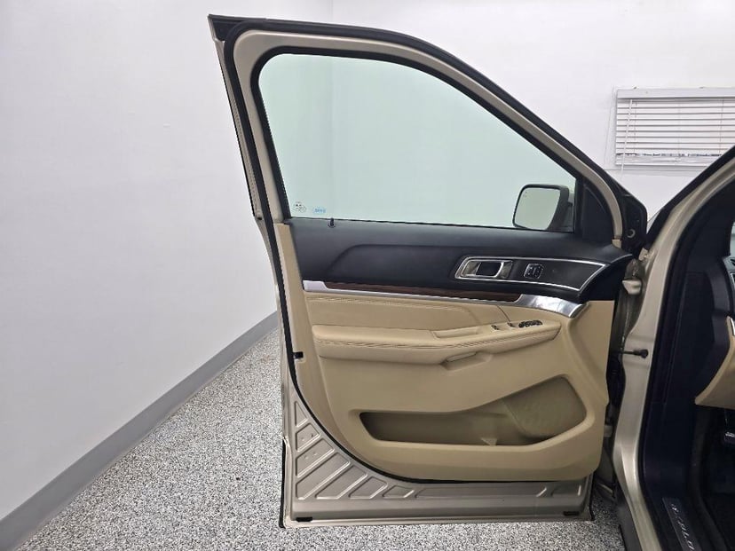 2017 FORD Explorer - Image 28