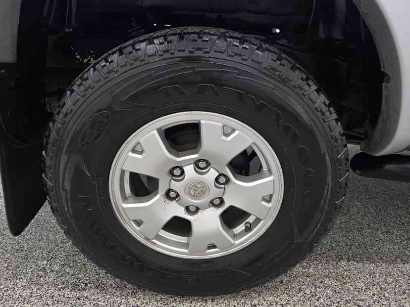 2012 TOYOTA Tacoma - Image 10
