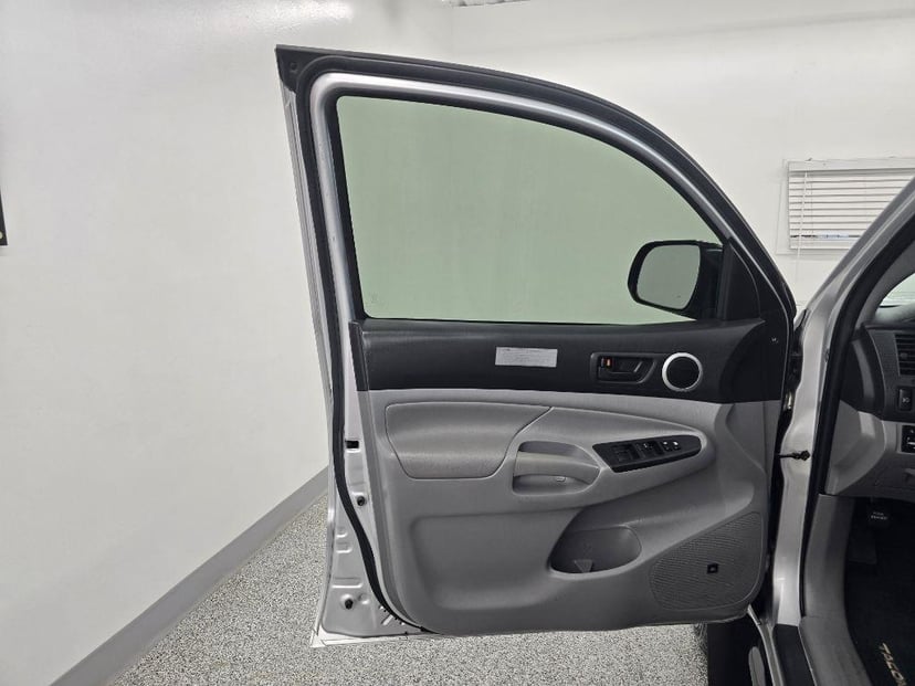 2012 TOYOTA Tacoma - Image 30