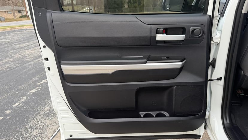 2016 TOYOTA Tundra - Image 11