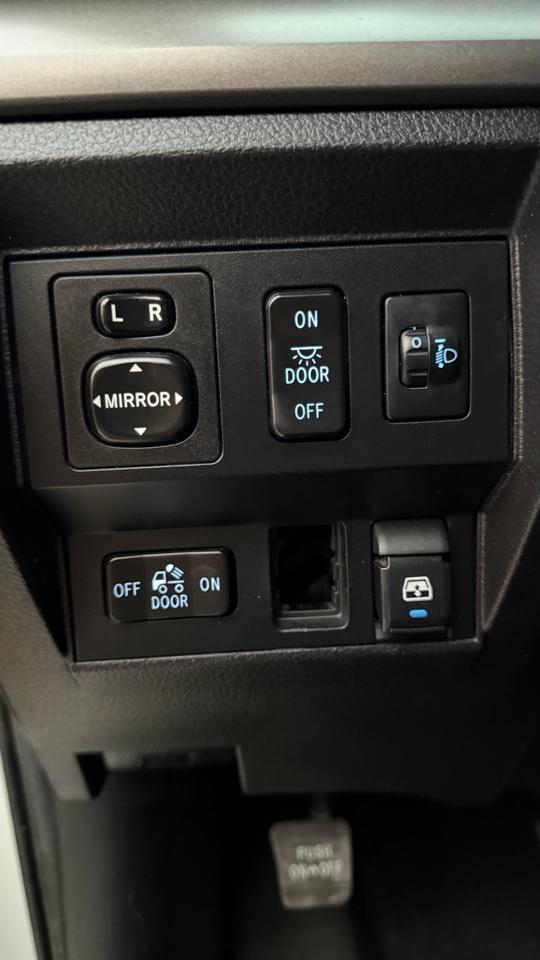 2016 TOYOTA Tundra - Image 29