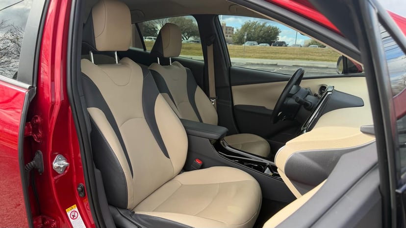 2018 TOYOTA Prius - Image 15