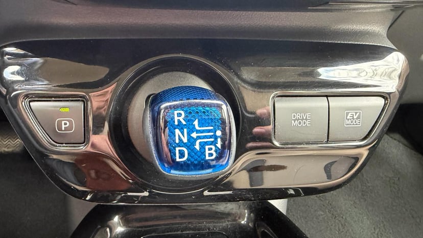 2018 TOYOTA Prius - Image 30
