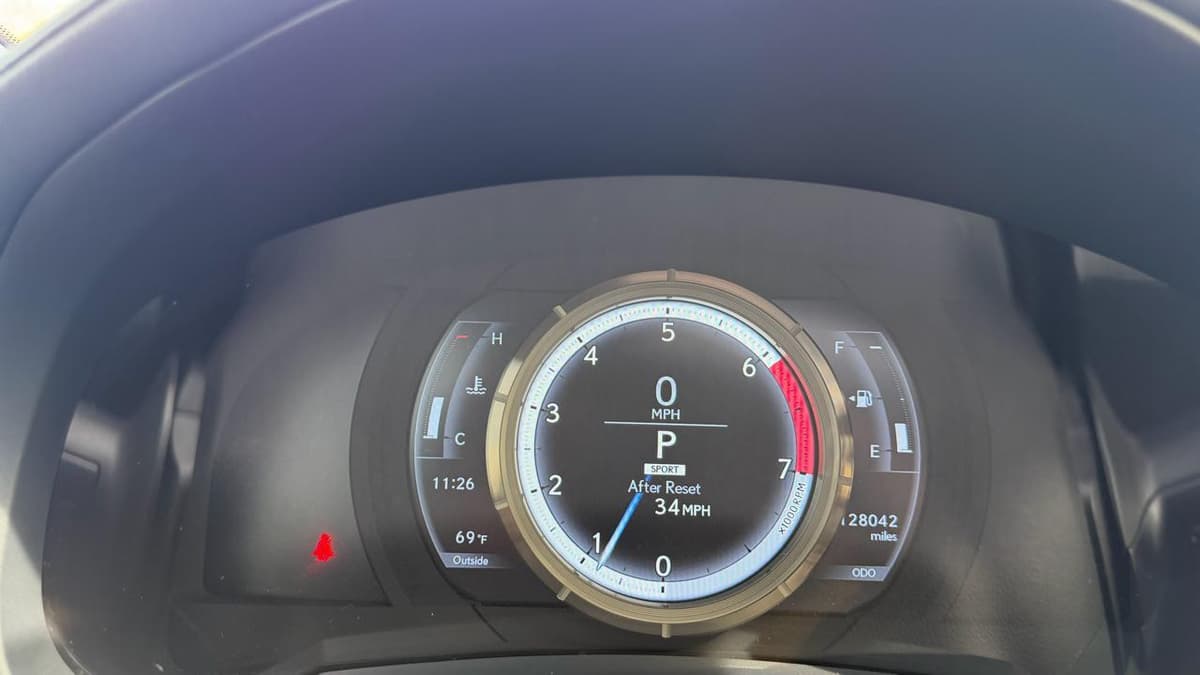 2018 Lexus IS - Image 29