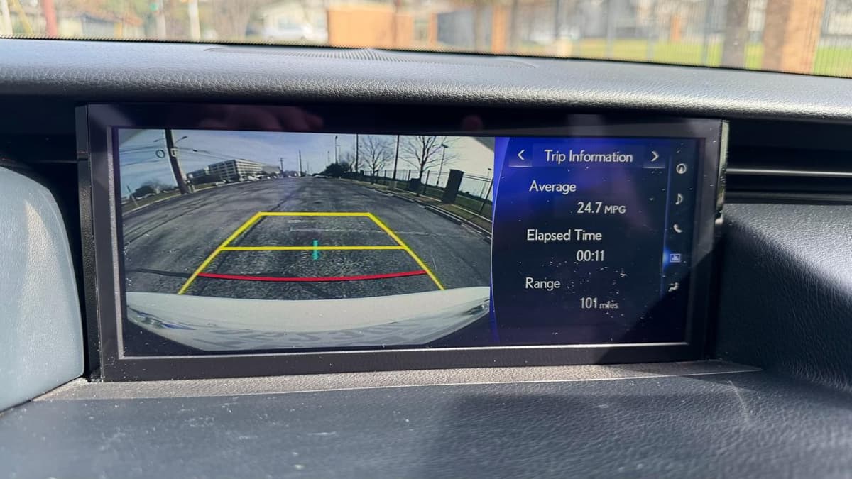 2018 Lexus IS - Image 31