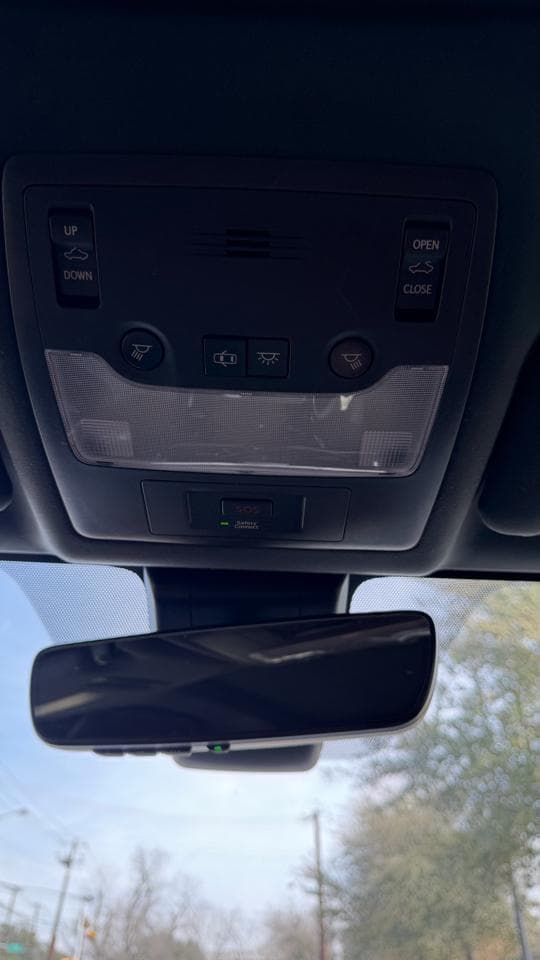 2018 Lexus IS - Image 32