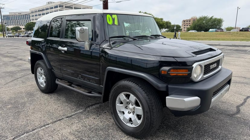 2007 TOYOTA FJ - Image 3