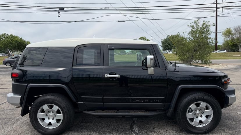 2007 TOYOTA FJ - Image 4
