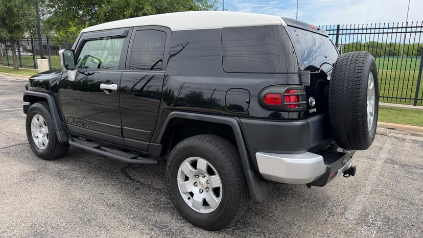 2007 TOYOTA FJ - Image 7