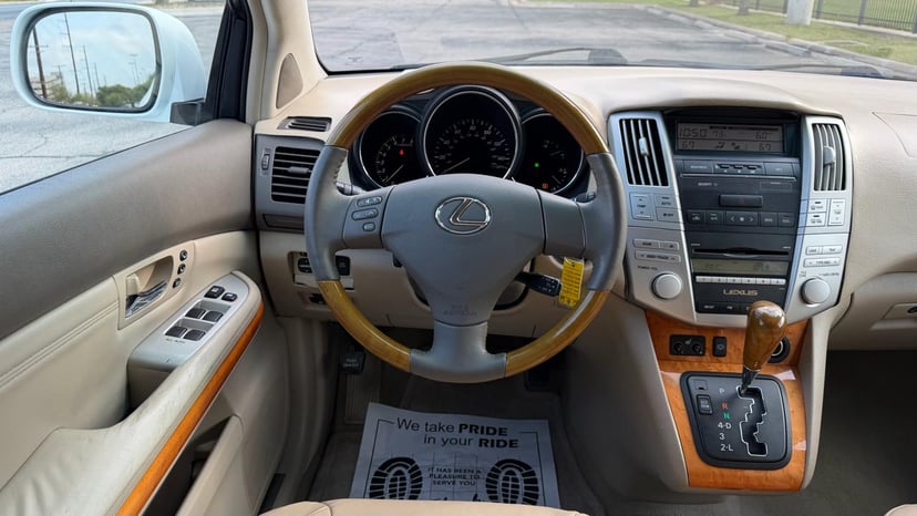 2008 LEXUS RX - Image 20