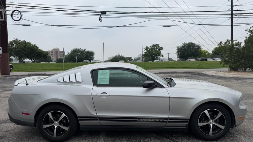2012 FORD Mustang - Image 4