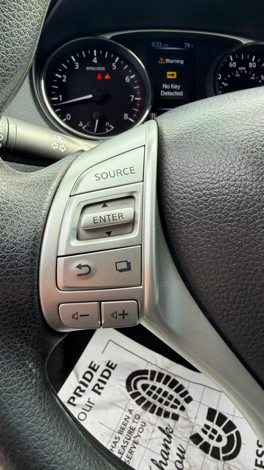 2015 NISSAN Rogue - Image 11