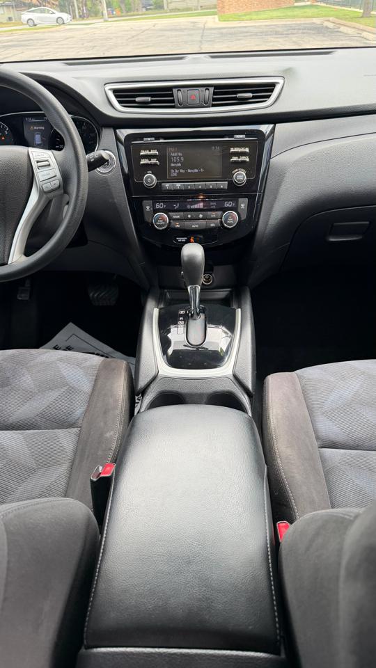 2015 NISSAN Rogue - Image 22