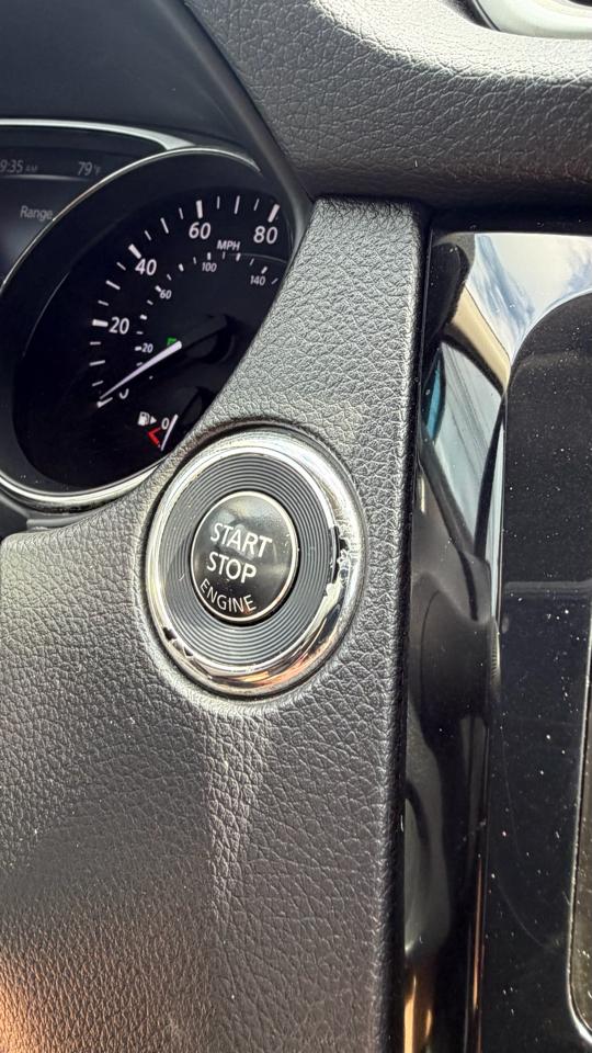 2015 NISSAN Rogue - Image 27