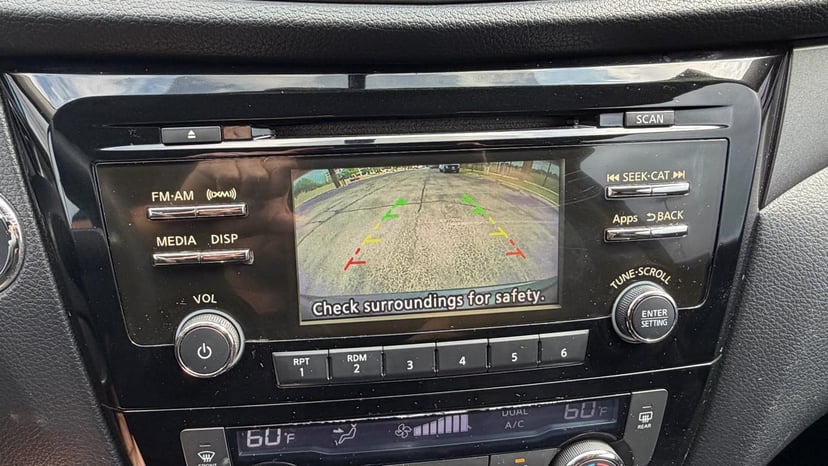 2015 NISSAN Rogue - Image 29