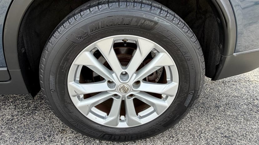 2015 NISSAN Rogue - Image 30
