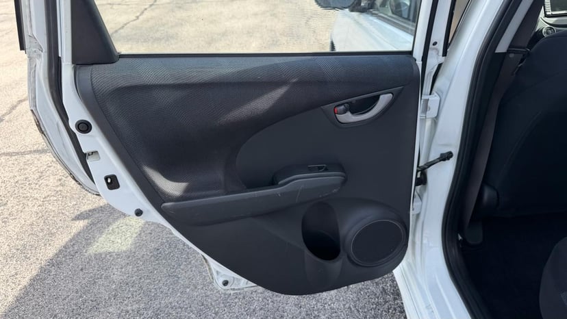 2011 HONDA Fit - Image 10