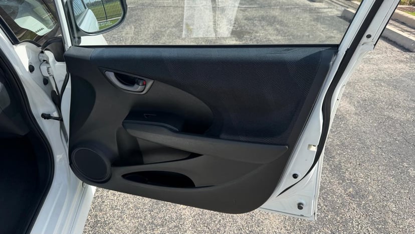 2011 HONDA Fit - Image 13