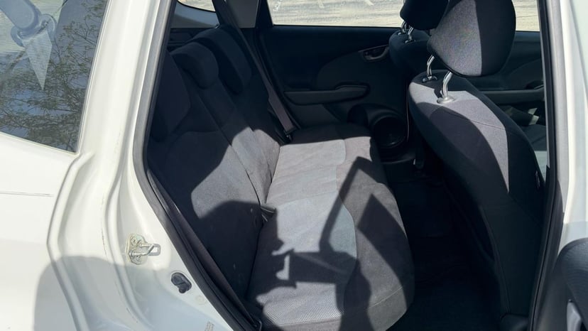 2011 HONDA Fit - Image 16