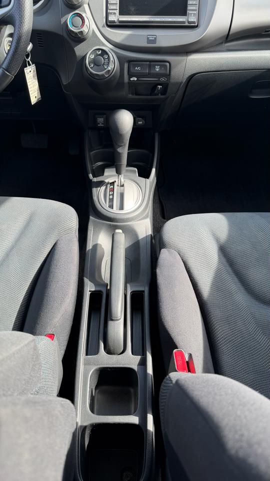 2011 HONDA Fit - Image 17
