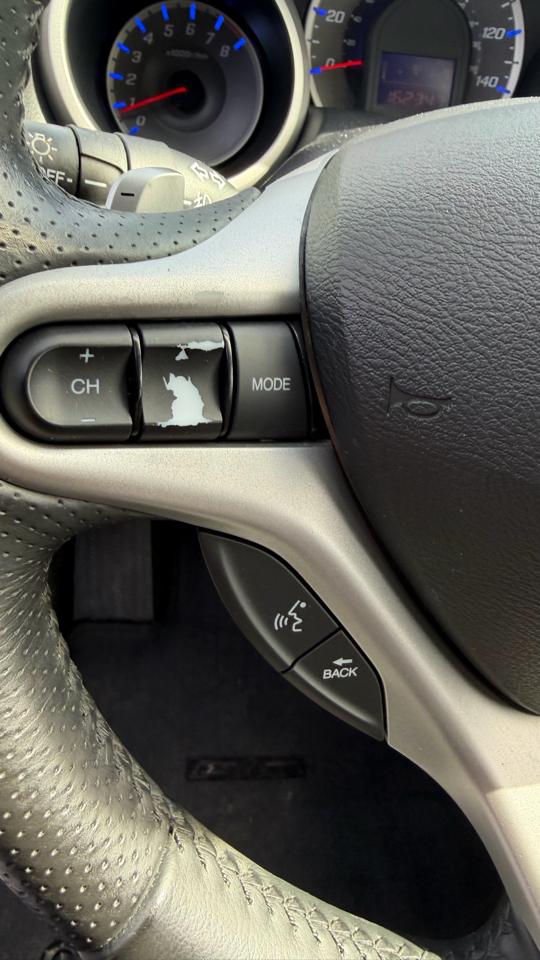 2011 HONDA Fit - Image 22