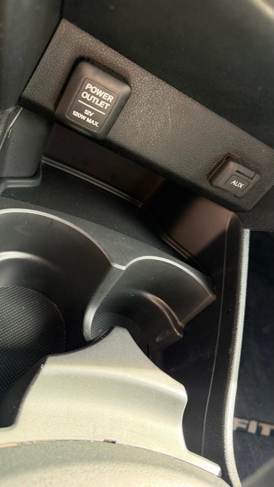 2011 HONDA Fit - Image 25