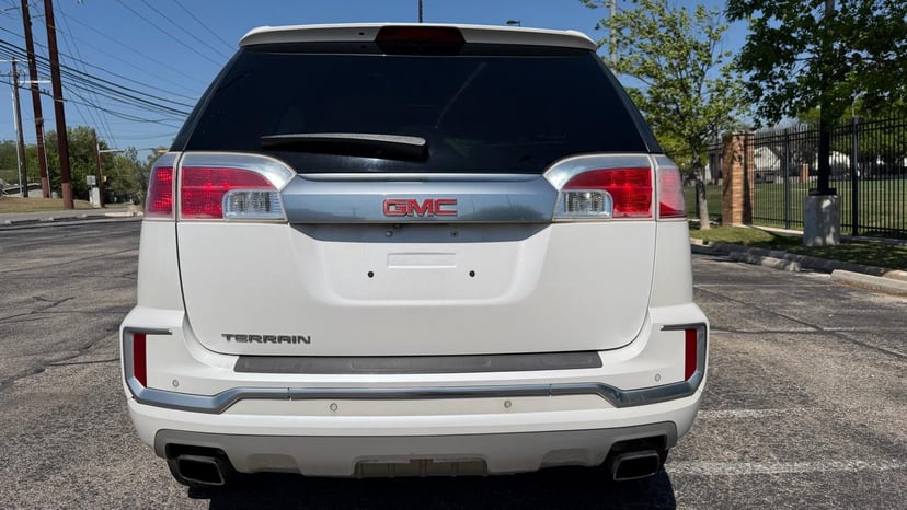 2017 GMC Terrain - Image 6