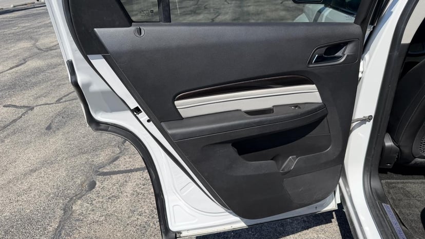 2017 GMC Terrain - Image 10