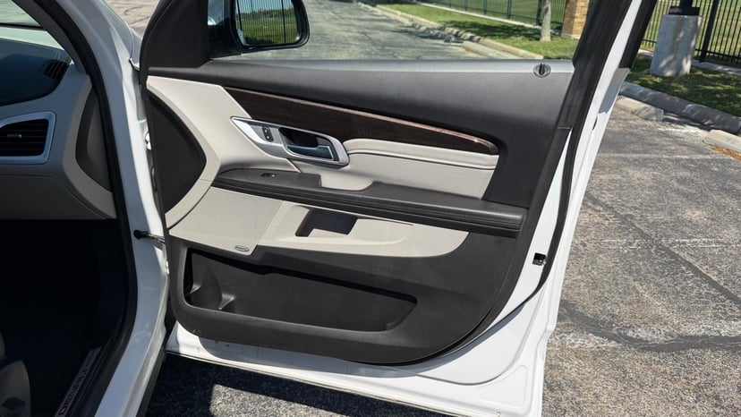 2017 GMC Terrain - Image 13