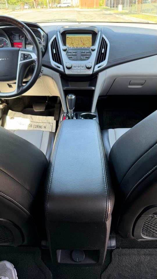 2017 GMC Terrain - Image 19