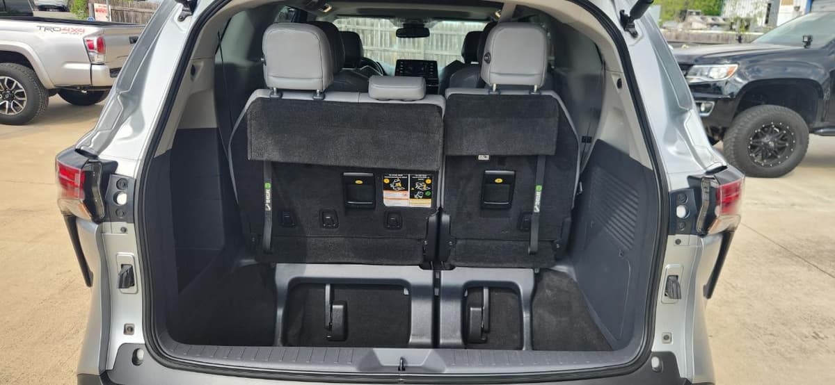 2022 TOYOTA Sienna - Image 8