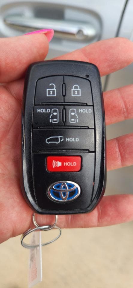 2022 TOYOTA Sienna - Image 11