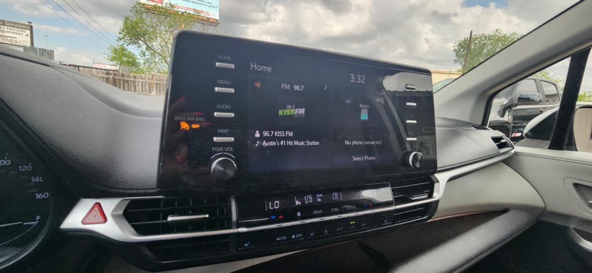 2022 TOYOTA Sienna - Image 27