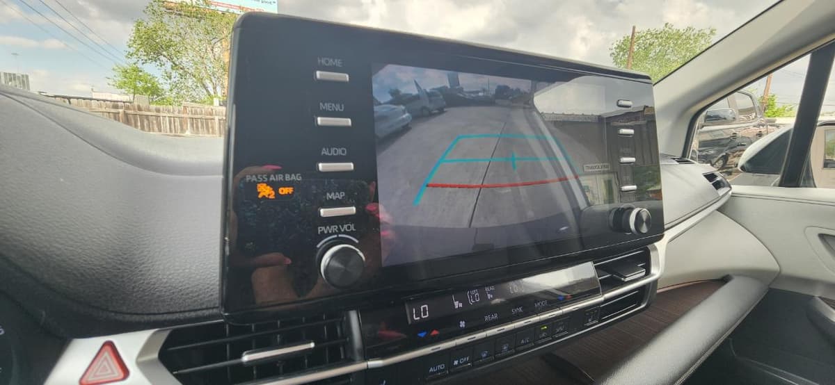 2022 TOYOTA Sienna - Image 28