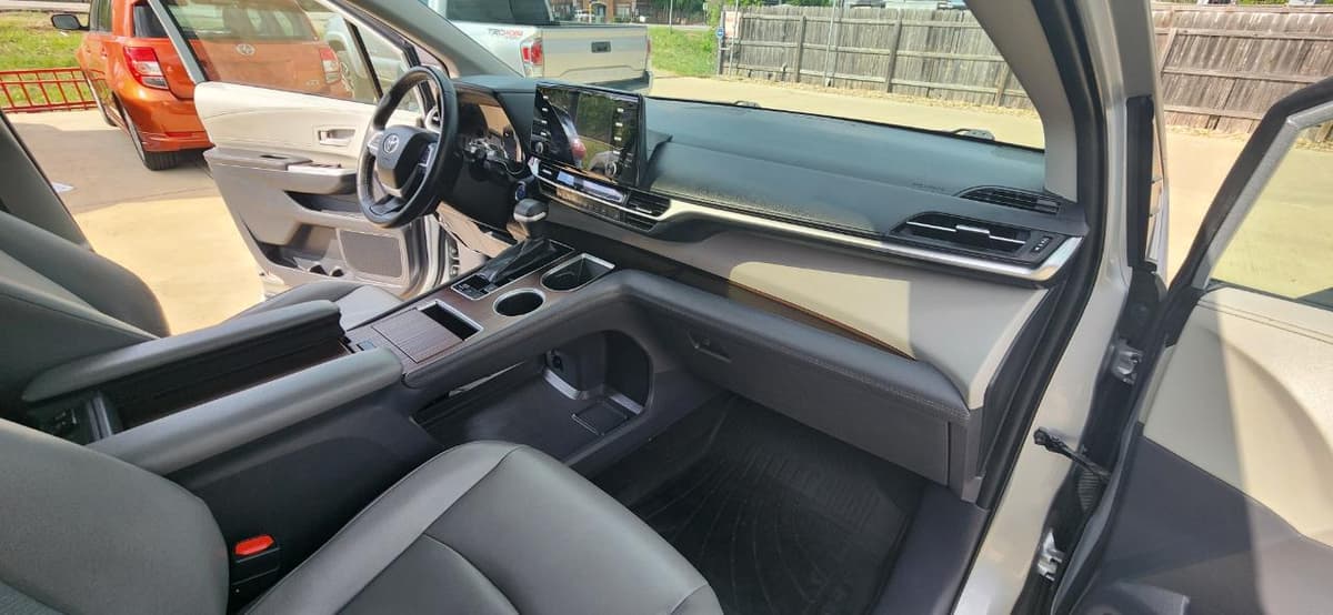 2022 TOYOTA Sienna - Image 33