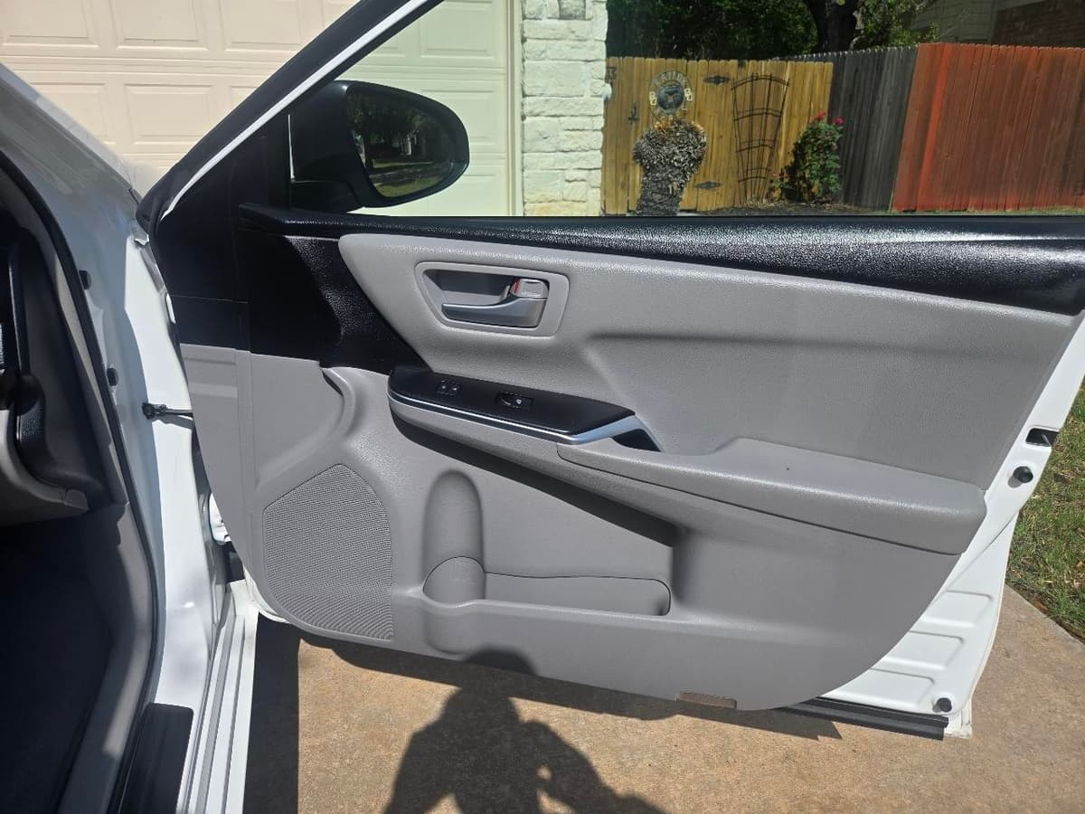 2017 TOYOTA Camry - Image 7