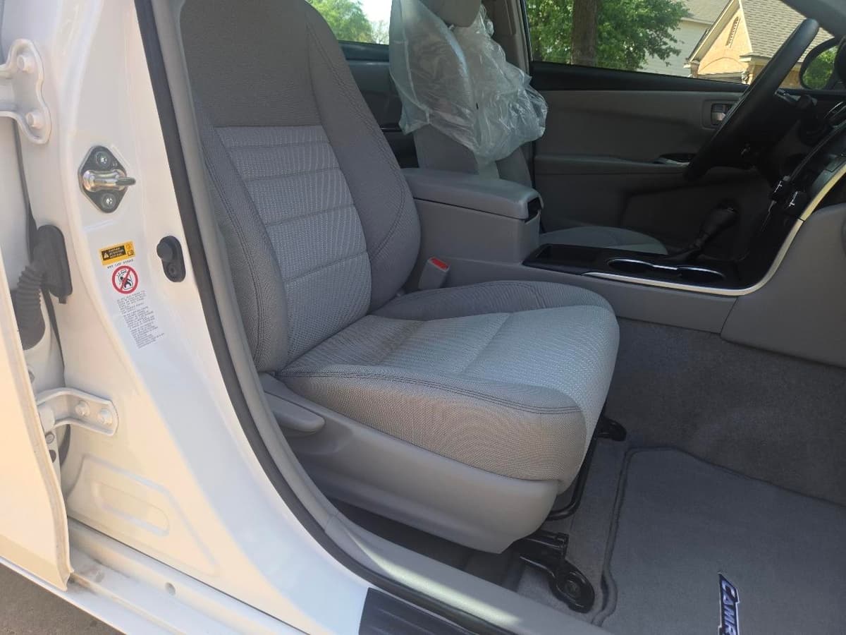 2017 TOYOTA Camry - Image 9