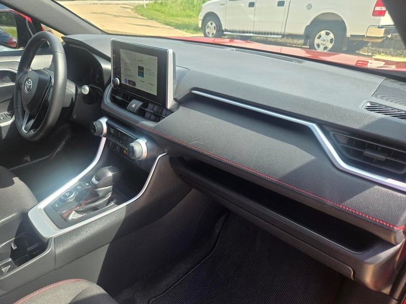 2025 TOYOTA RAV4 - Image 11