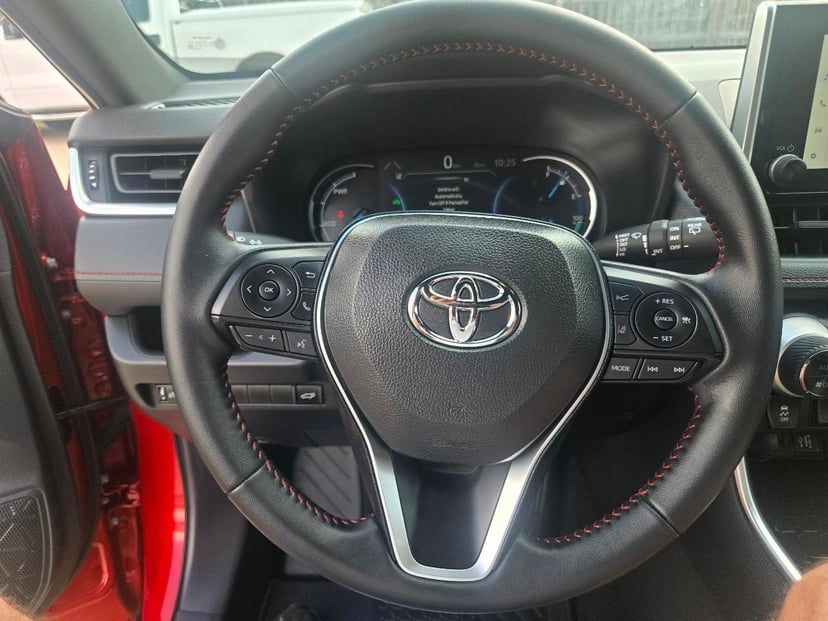 2025 TOYOTA RAV4 - Image 20