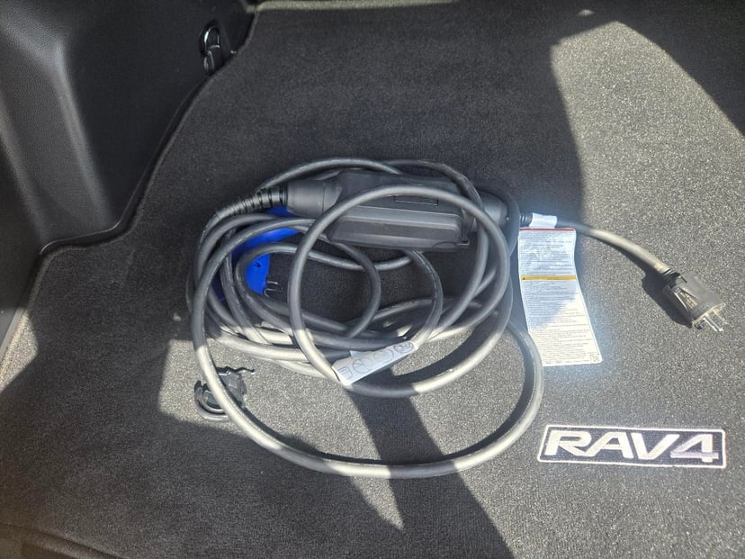 2025 TOYOTA RAV4 - Image 25