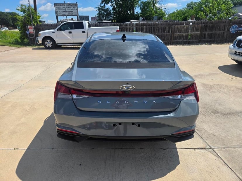 2021 HYUNDAI Elantra - Image 6