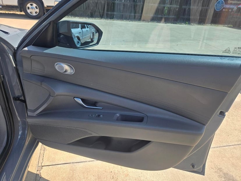 2021 HYUNDAI Elantra - Image 19